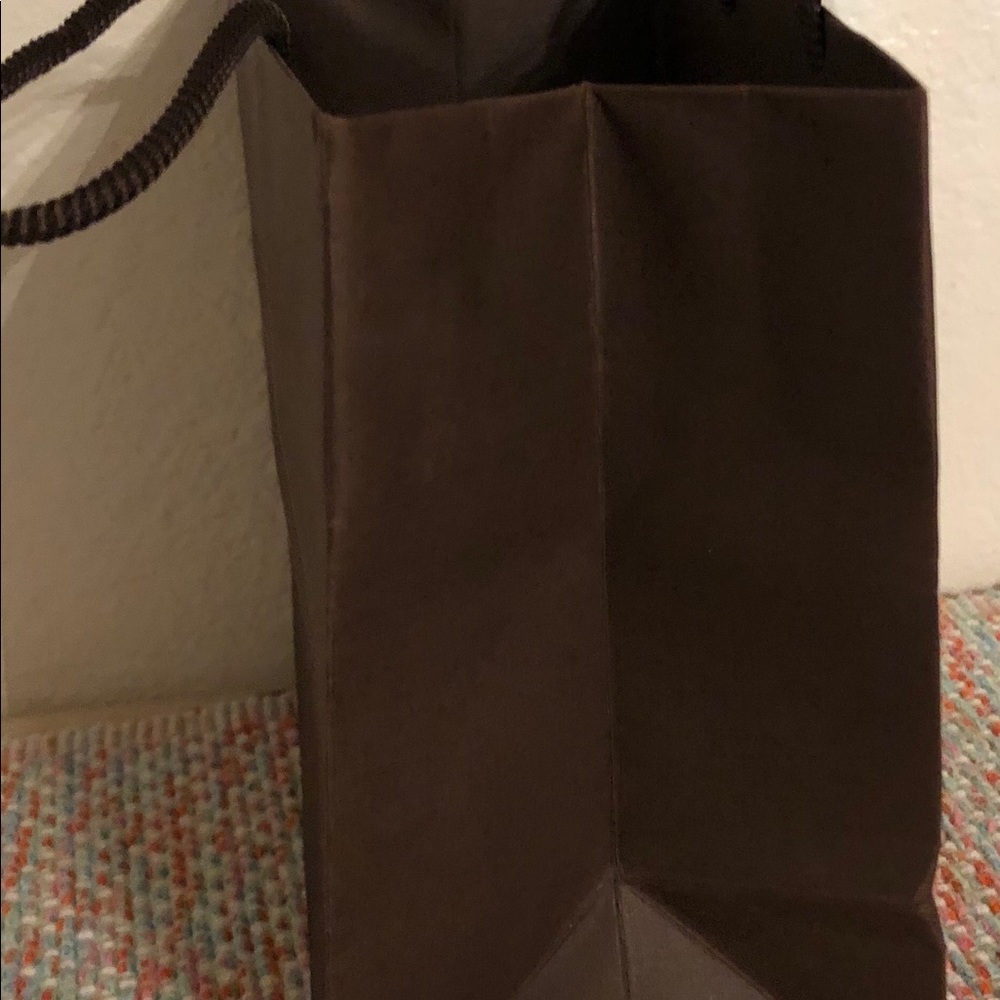 SOLD Louis Vuitton Classic Paper Shopping Bag - Picture 5 of 8